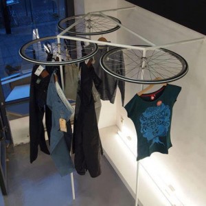 03ruedas-bicicleta-ropa
