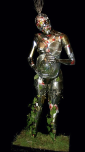 estatua reciclada